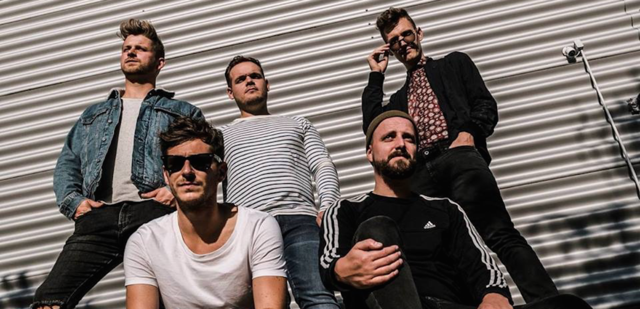 Whyes + Aedell Wolff - Lokale Helden