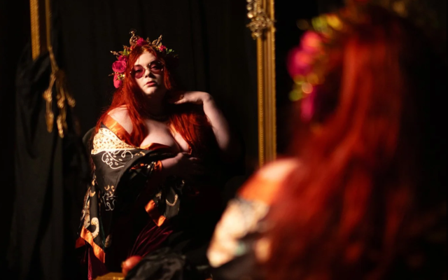 Alice Armstrong - Bisnummer in de Singer